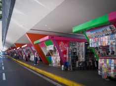 The second hand book market under Av Fuerzas Armadas. Source: caracasshots.blogspot.com
